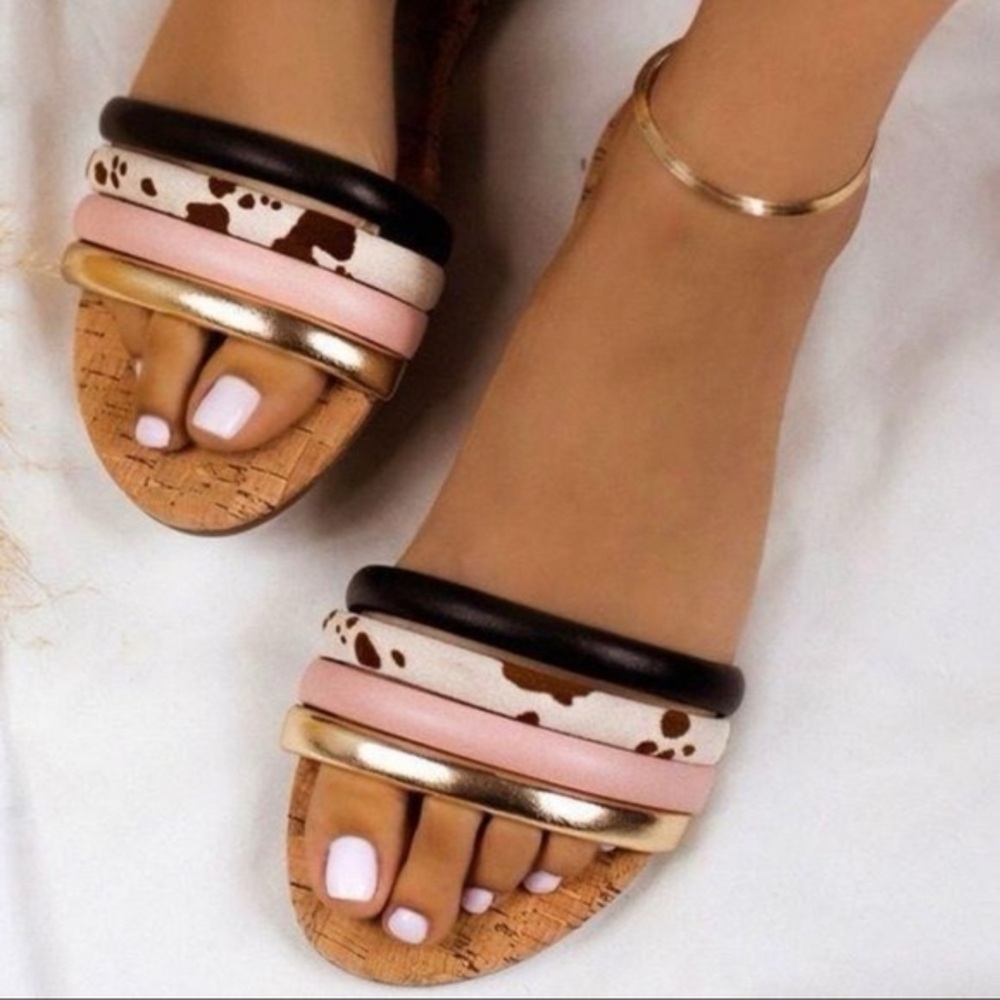 Qupid Archer women's sandals multi-colored bands and a cork-look insole sz 6.5